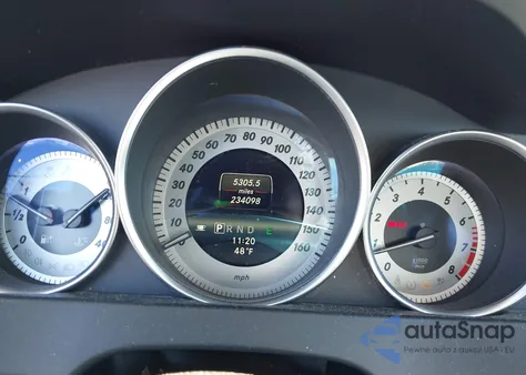 2013 Mercedes-Benz C 250 z USA, uszkodzony, nr VIN WDDGJ4HB8DF998898